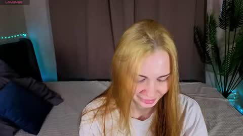 Kira  GMT 7 Mon Thu-Sun  0800am-0200pm  online show from 04.16.26