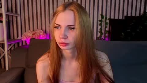 Snapshot of sayl0r_moon chatting on 04.28.26 Kira GMT 7 Mon Thu-Sun 0800am-0200pm online show from 04.28.26