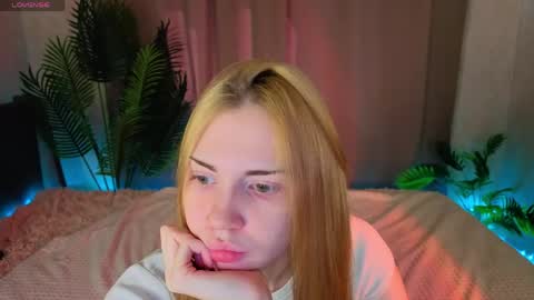 Snapshot of sayl0r_moon chatting on 05.09.26 Kira GMT 7 Mon Thu-Sun 0800am-0200pm online show from 05.09.26