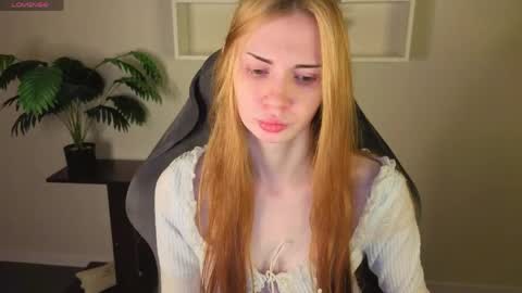 Snapshot of sayl0r_moon chatting on 05.14.26 Kira GMT 7 Mon Thu-Sun 0800am-0200pm online show from 05.14.26