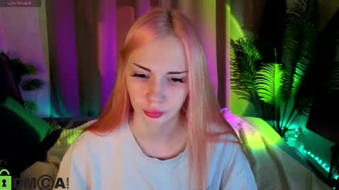 Snapshot of sayl0r_moon chatting on 06.07.26 Kira GMT 7 Mon Thu-Sun 0800am-0200pm online show from 06.07.26