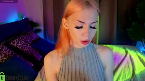 Snapshot of sayl0r_moon chatting on 06.12.26 Kira GMT 7 Mon Thu-Sun 0800am-0200pm online show from 06.12.26