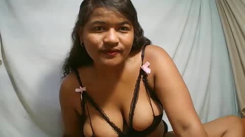 saylla1 online show from 02.15.26