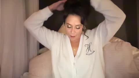 Good Girls Say Please...and Thank You online show from 01.25.25