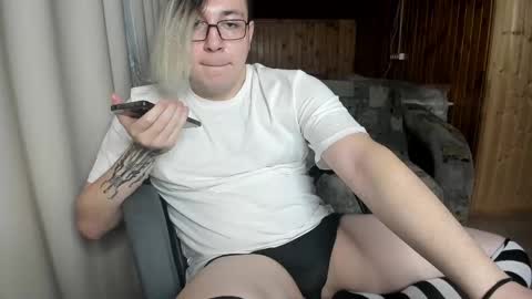 Snapshot of scandark chatting on 01.05.25 scandark online show from 01.05.25