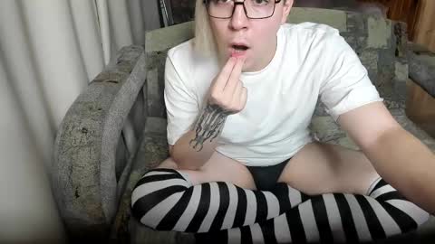 Snapshot of scandark chatting on 01.06.25 scandark online show from 01.06.25