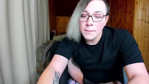 Snapshot of scandark chatting on 02.17.25 scandark online show from 02.17.25