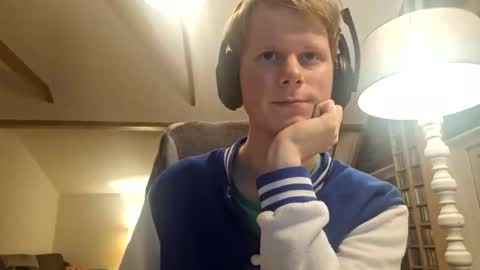 Snapshot of scarjoris chatting on 11.12.25 Scarjoris online show from 11.12.25