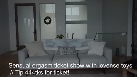 Snapshot of scarlajade chatting on 12.19.24 scarlajade online show from 12.19.24