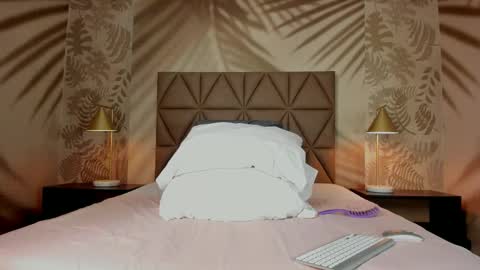 Scarleet online show from 02.23.26