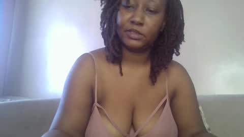 scarlet_25142359 online show from 12.02.25