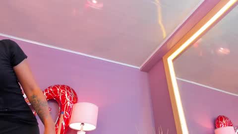 Scarlet Edwars online show from 02.13.25