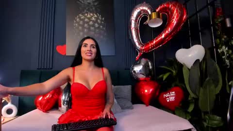 Scarlet Edwars online show from 02.14.25