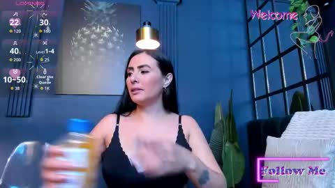 Scarlet Edwars online show from 02.27.26