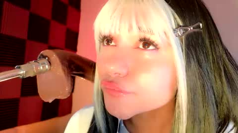 scarlet_gold online show from 10.16.25