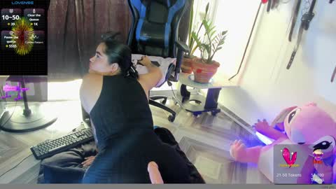 scarlet taylor kennedy online show from 01.04.25