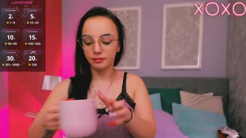 Scarlet online show from 04.06.26