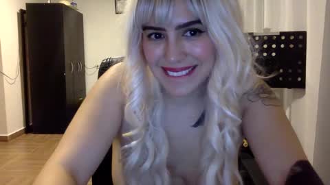 scarlet whisper online show from 01.11.25