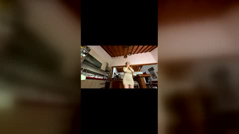 scarlet whisper online show from 04.10.26