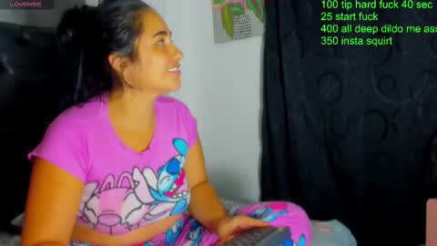 Snapshot of scarletanddanthe chatting on 10.09.25 scarlet and danthe online show from 10.09.25