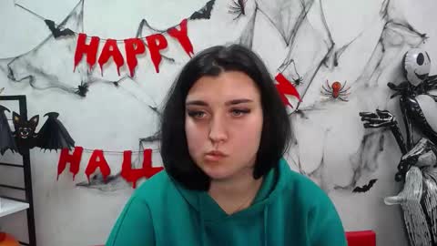 Snapshot of scarletcargo chatting on 11.05.25 ScarletCargo online show from 11.05.25