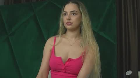 Snapshot of scarletcoles chatting on 09.30.25 Scarlet online show from 09.30.25