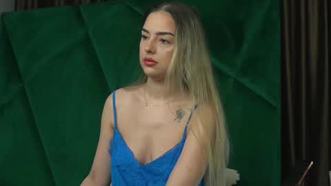 Snapshot of scarletcoles chatting on 11.17.25 Scarlet online show from 11.17.25