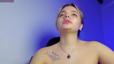 Snapshot of scarleth_owens1 chatting on 12.27.24 online show from 12.27.24