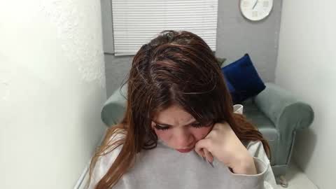 Snapshot of scarlethsexy69 chatting on 11.27.25 scarlethsexy69 online show from 11.27.25