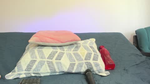 Snapshot of scarlethxs chatting on 12.02.24 SOFI online show from 12.02.24