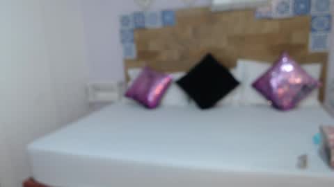 scarlet  online show from 09.25.25