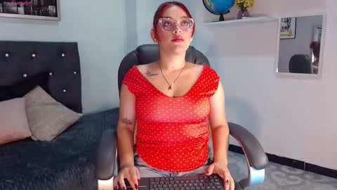 Snapshot of scarlett6_ chatting on 09.25.25 Scarlett online show from 09.25.25