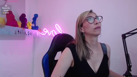 Scarlett online show from 11.08.25