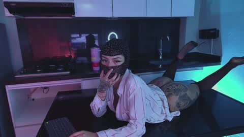 Snapshot of scarlett_collins01 chatting on 12.22.24 Scarlett Collins online show from 12.22.24