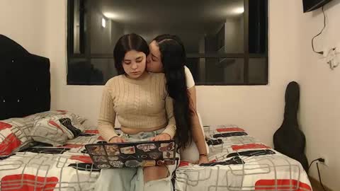 Snapshot of scarlett_evance chatting on 02.11.25 Scarlett and Jazmin online show from 02.11.25