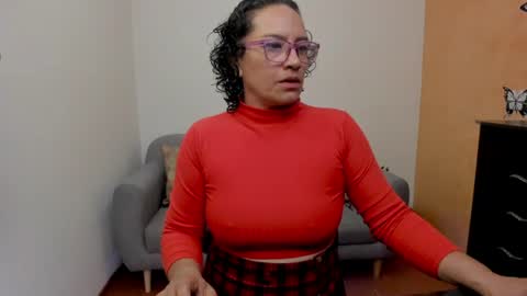 Snapshot of scarlett_sax chatting on 06.17.26 Scarlett sax online show from 06.17.26
