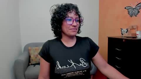 Snapshot of scarlett_sax chatting on 06.24.26 Scarlett sax online show from 06.24.26