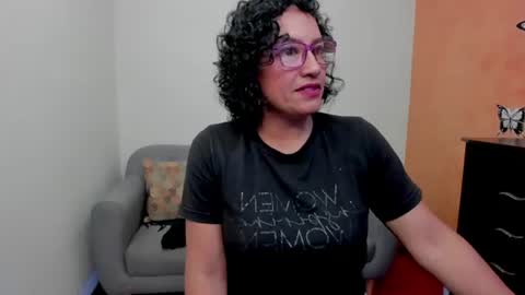 Snapshot of scarlett_sax chatting on 06.26.26 Scarlett sax online show from 06.26.26