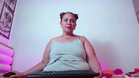 scarlettbooty online show from 11.25.25