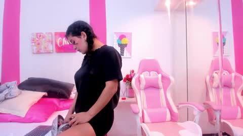 Scarlette  online show from 02.06.25