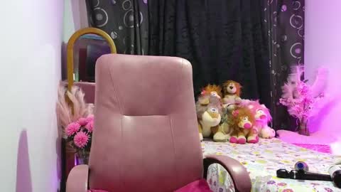 Scarlette online show from 12.25.24