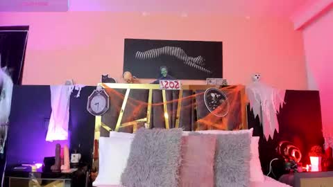 Snapshot of scarlettorres chatting on 10.30.25 scarlettorres online show from 10.30.25