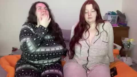Snapshot of scarletttsinner chatting on 01.16.26 scarletttsinner online show from 01.16.26