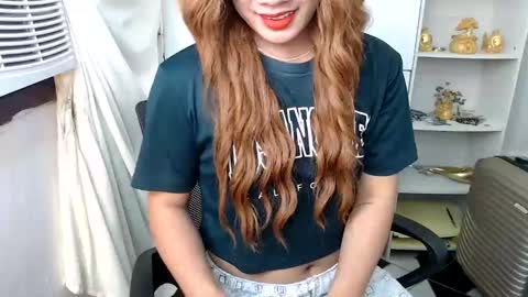 Queen Scarlet online show from 01.07.25