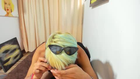 Snapshot of scenebrandy chatting on 02.01.26 scenebrandy online show from 02.01.26