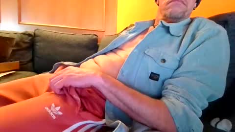 Snapshot of schmuhbaer1 chatting on 12.15.25 schmuhbaer1 online show from 12.15.25