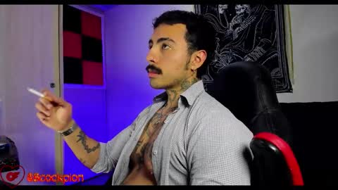 Alejandro help me to reach 200 thumps up online show from 11.23.25