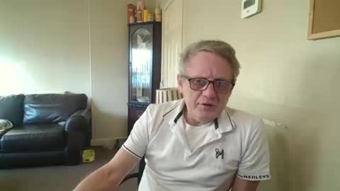 Snapshot of scottsman214 chatting on 05.09.26 James online show from 05.09.26