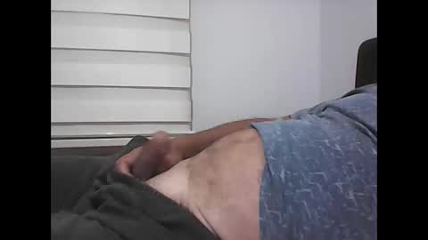 Snapshot of screw2 chatting on 09.29.25 Evren online show from 09.29.25