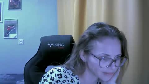 Snapshot of sea_dream chatting on 09.21.25 SEA Dream online show from 09.21.25